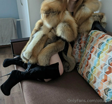 ottakoi model pretty images