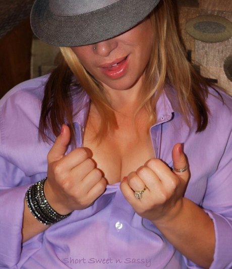 shortsweet n sassy pornographic star img