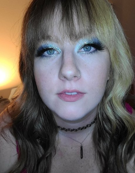 dominosweets model naked archive