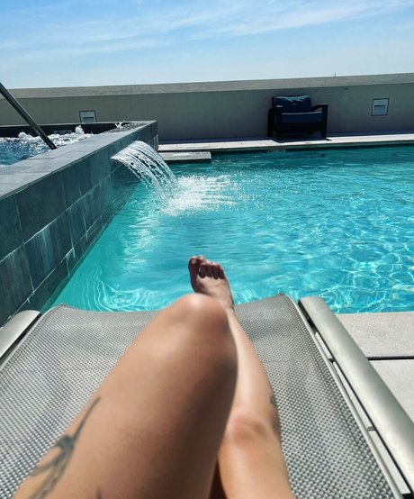 emusnotdeadpremium star porn pic