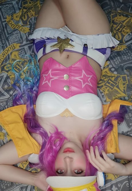 Louise Waifu star nude images
