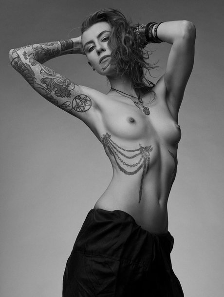 goth pawg onlyfans pornographic images