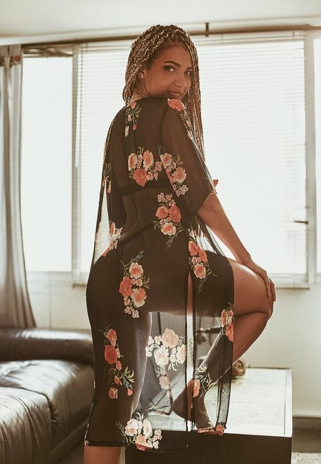 Angela Munnoz exclusive pornstar gallery