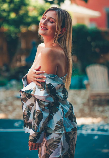 hollythauls pornstar xxx pic