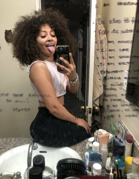 Bobbi dean perfect model picture