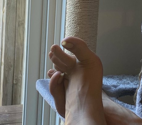 feetznation erotic model image