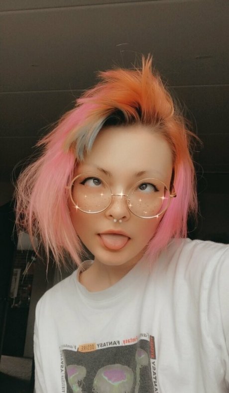 lovelybedhead model sexy pictures