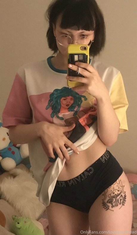 lovelybedhead star adult image