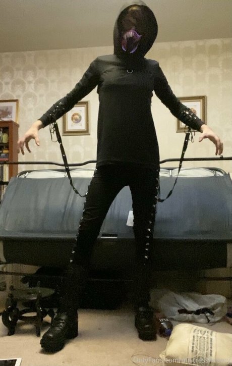 mistressmisery erotic model archive