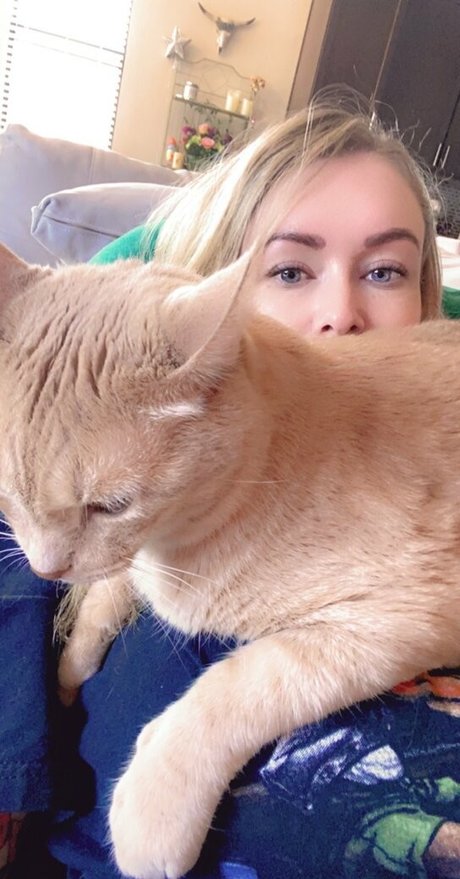 lauraluxfree pretty actress archive