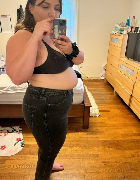 squishwhore model image