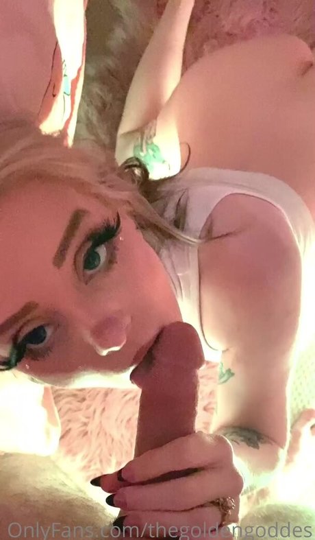 TheGoldenGoddes Quick photo