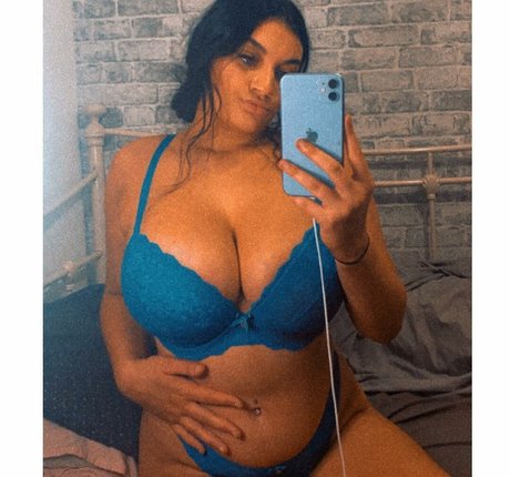 Chloe Ann Whitham art model gallery