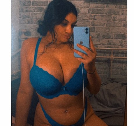 Chloe Ann Whitham beautiful pornstar image