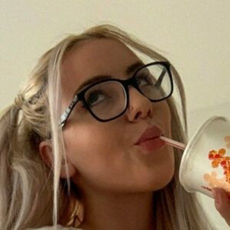 sessy high quality pornstar img