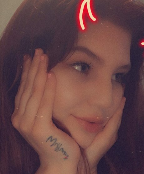 Miss Petunia star perfect photos