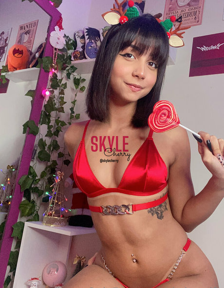 SkyleSugar naked actress photo