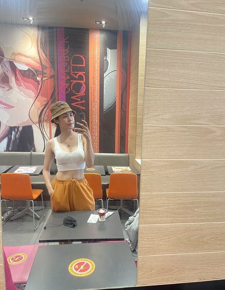 cookie2534 nude actress picture