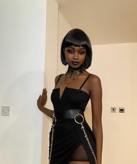 Richchocolit pretty model photo