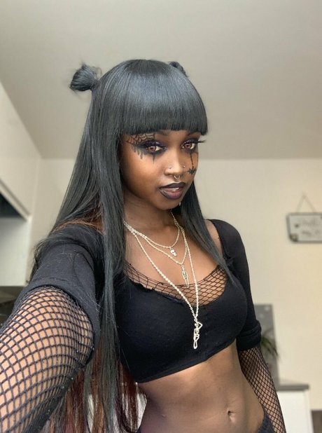 Richchocolit model beautiful image