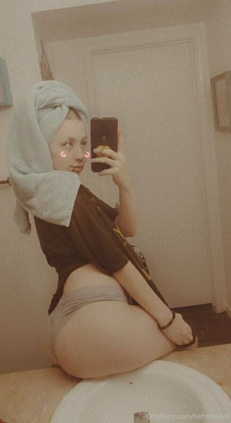 misspeachtea1 model naked picture