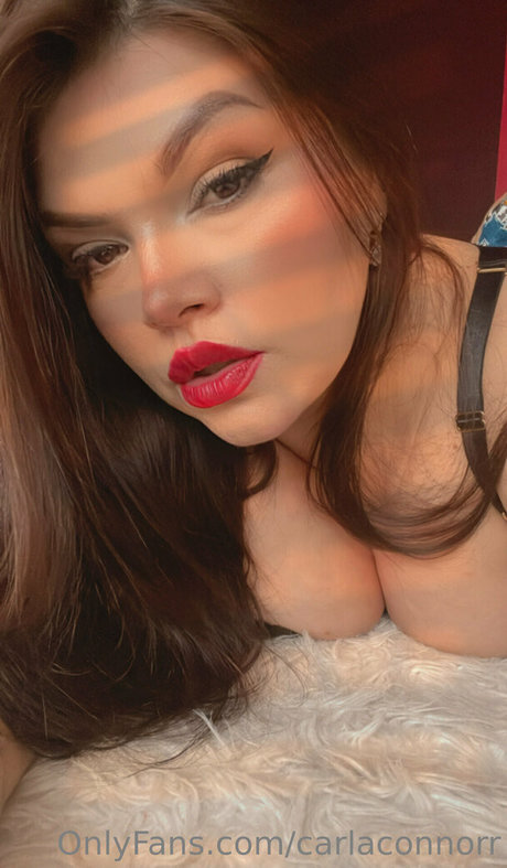 carlaconnorr model nude picture