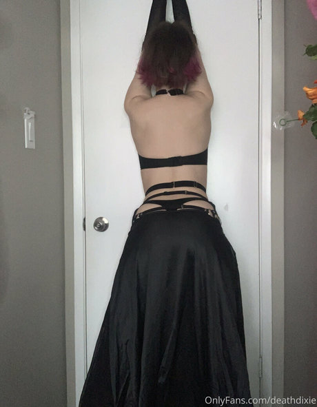 milf yoga onlyfans top img