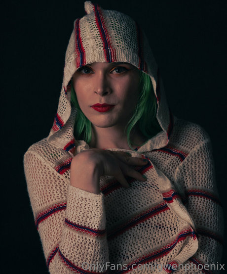 gwenphoenix adult model picture