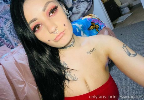 princessxxpeacefree star exclusive photos