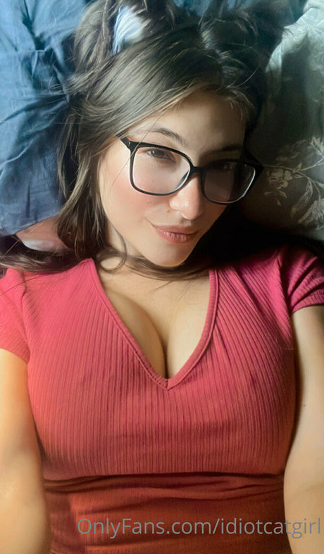 idiotcatgirl model pretty pics