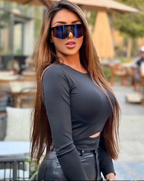 Sarah Salama art model pics