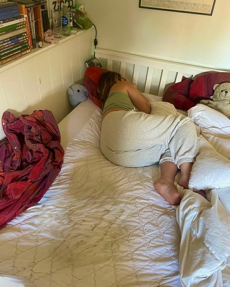 Lia Marie Johnson model erotic images