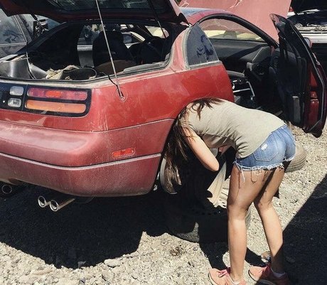 Emelia Hartford hd actress photos