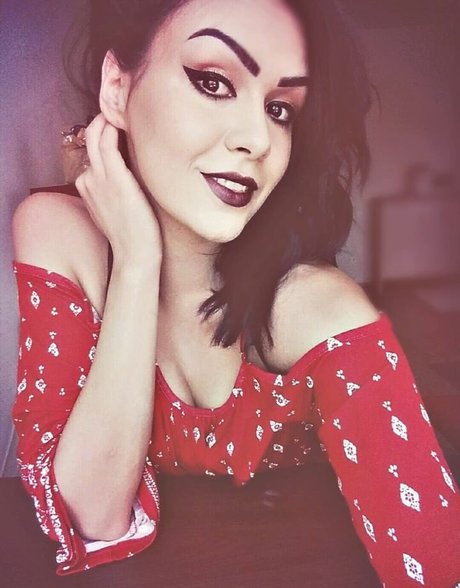 Nadinechase star art pic