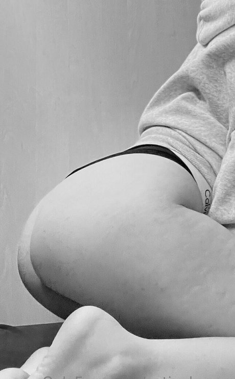 xxtinybeaxx erotic model gallery