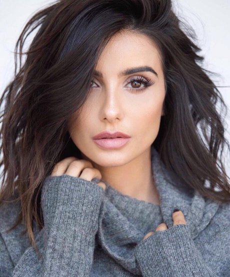 Mikaela Hoover model img