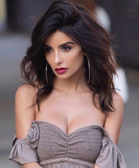 Mikaela Hoover pornstar nudes photo