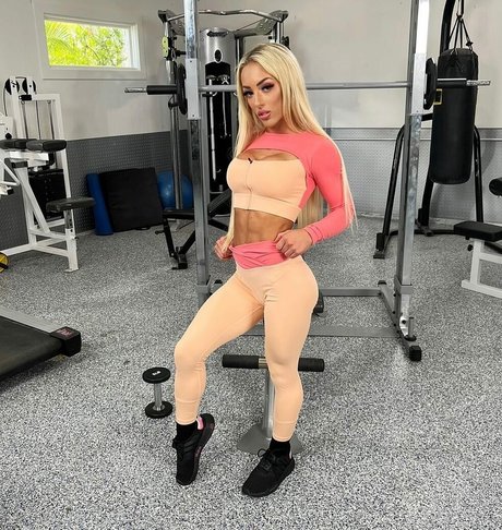 fitness model onlyfans sexy naked picture
