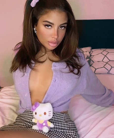 Helia Soltani perfect actress archive