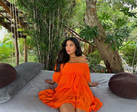 Helia Soltani star adult images