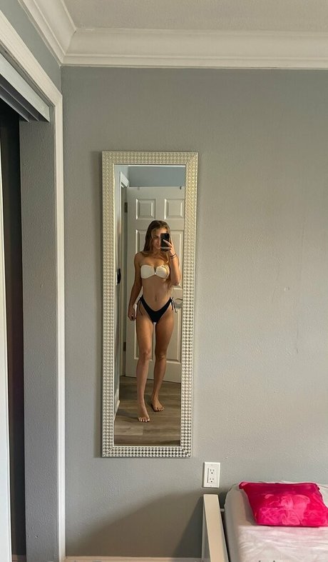 yourgirlzoey hd pornstar pic