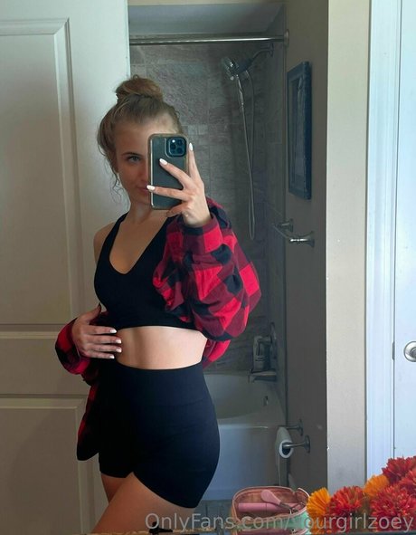 yourgirlzoey art star galleries