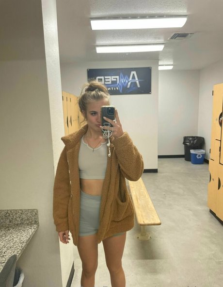 yourgirlzoey pornstar hd pictures