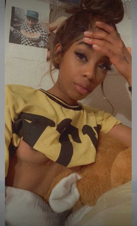 Urfavgirlfriend model nudes photo