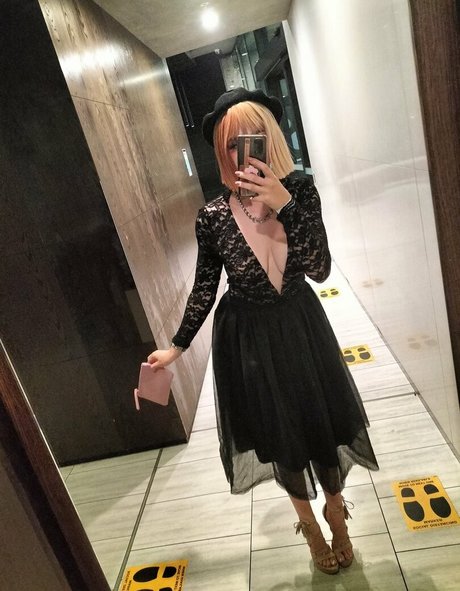 Tommi Terror nude pornstar pictures