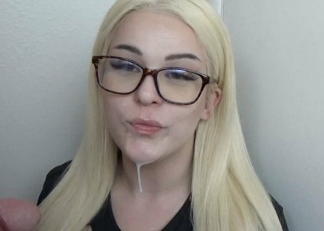 trashbuns pornstar naked photo