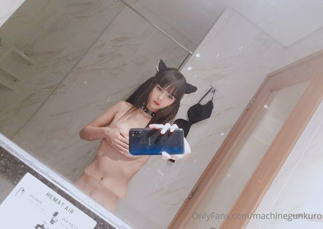 Machinegunkuro hot pornstar pic