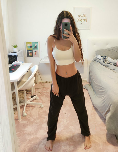 ambar fuego model adult img