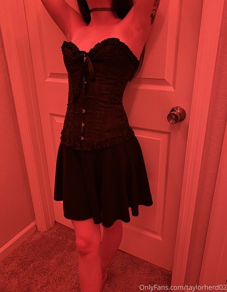 taylorherd02 nice model photo