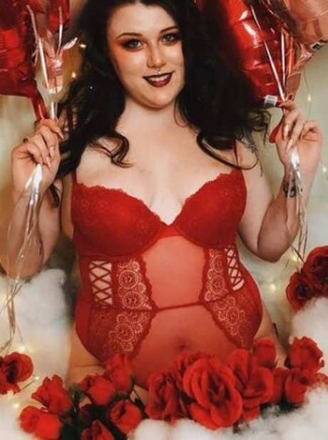 Bogwitchbae hot model image